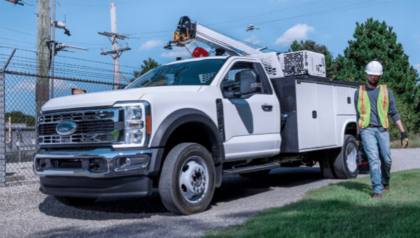 Ford F-750 SuperCab in Oxford White with mechanic truck upfit at work site