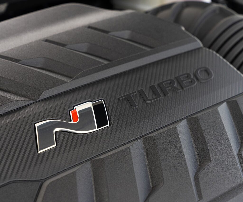 2.0L flat power Turbo engine