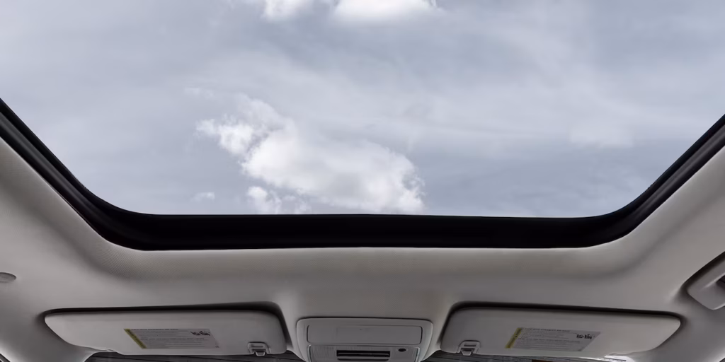 PANORAMIC SUNROOF