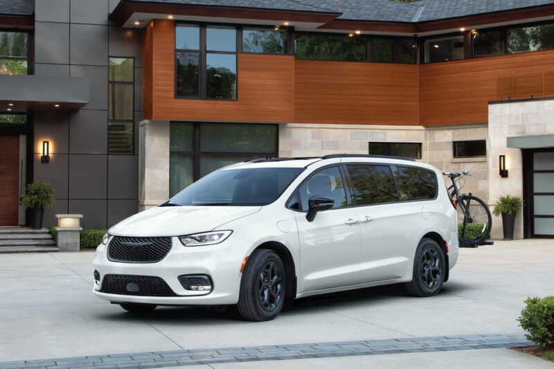 2026 Chrysler Pacifica Plug-In Hybrid Select