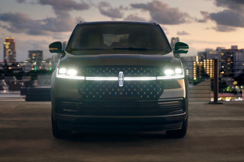 2027 Lincoln Navigator 